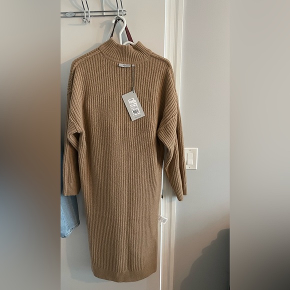 Gorgeous & warm oversized sweater dress, BRAND NEW - Picture 3 of 4